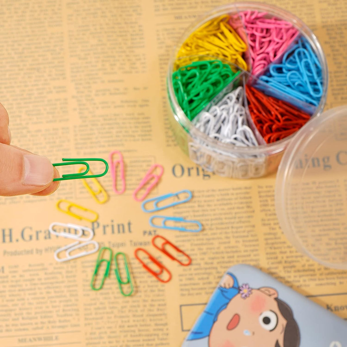 Colored Paper Clips,560 Pcs Medium 1.3 Inch (33 mm) Paper Clips Great for Office School Supplies Colorful Paperclip
