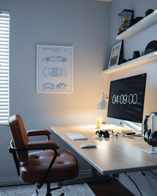 Maximizing Small Spaces: Essential Equipment for Compact Home Offices
