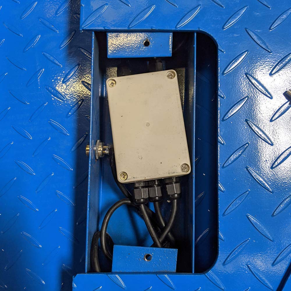 PEC Tools FS Series Professional Grade Steel Floor Scale - Heavy-Duty Pallet Scale and Shipping Scale for Industrial Use - Weighing Scale for Packages Up to 2500x0.2lb - 36x36