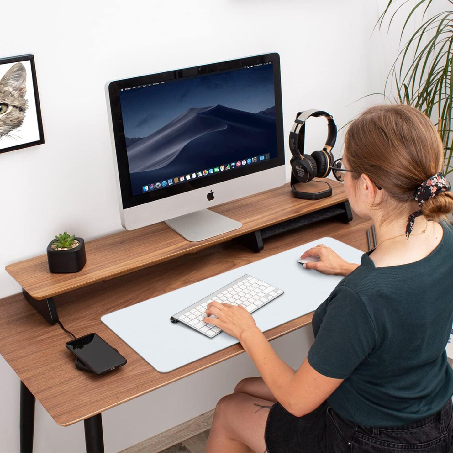Aothia Double-Sided PU Leather Desk Pad - Non-Slip Large Mouse Pad & Desk Mat for Office, Home - Waterproof, Easy to Clean, Durable Dual-Sided Surface (23.6"x13.7", White)