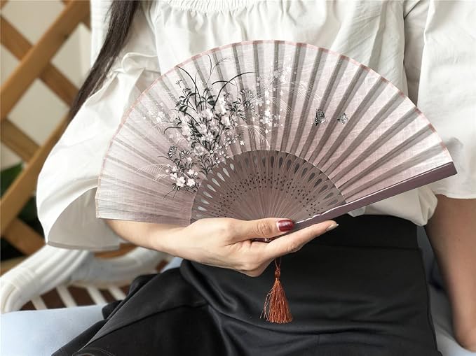 OMyTea® "Grassflowers 8.27"(21cm) Hand Held Folding Fans - With a Fabric Sleeve for Protection for Gifts - Chinese/Japanese Vintage Retro Style (Brown)