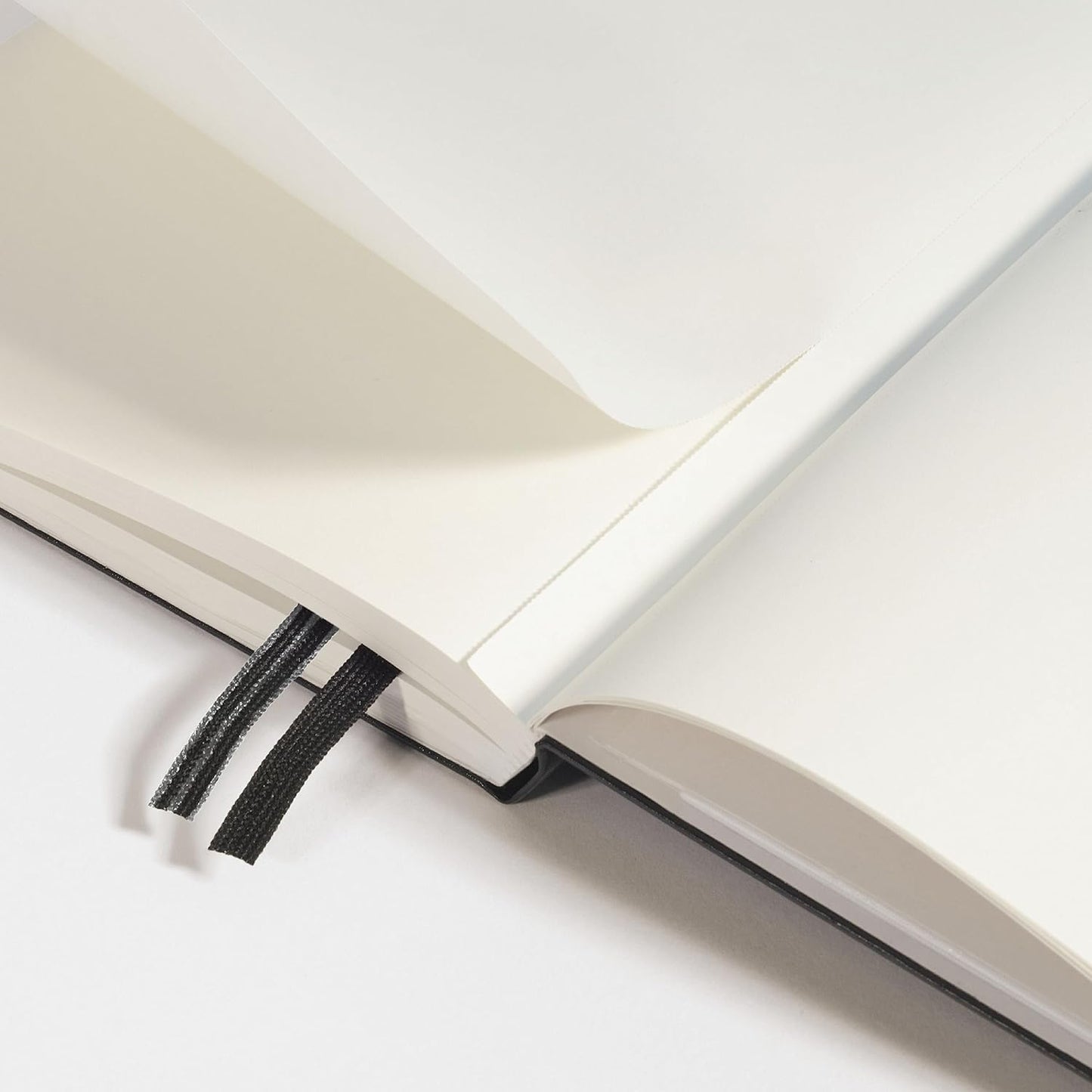 LEUCHTTURM1917 - Notebook Hardcover Medium A5-251 Numbered Pages for Writing and Journaling (Port Red, Ruled)