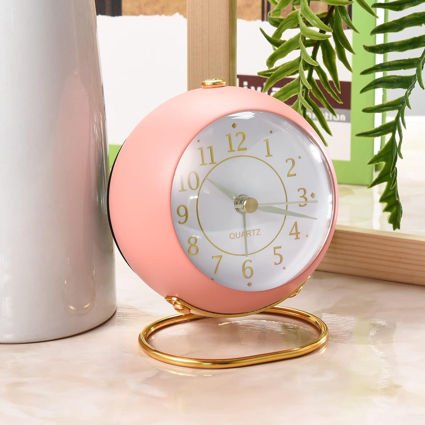 Analog Alarm Clocks,Retro Backlight Cute Simple Design Small Desk Clock with Night Light,Silent Non-Ticking,Battery Powered,for Kids,Bedroom,Travel,Kitchen,Bedside Desktop. (Black)