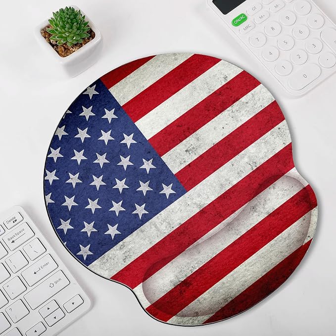 KONVINIT Ergonomic Mouse Pad with Wrist Rest, Small Mousepad with Non-Slip Rubber Base and Smooth Surface, Beach Mouse Pads for Desk, Office Desk Accessories