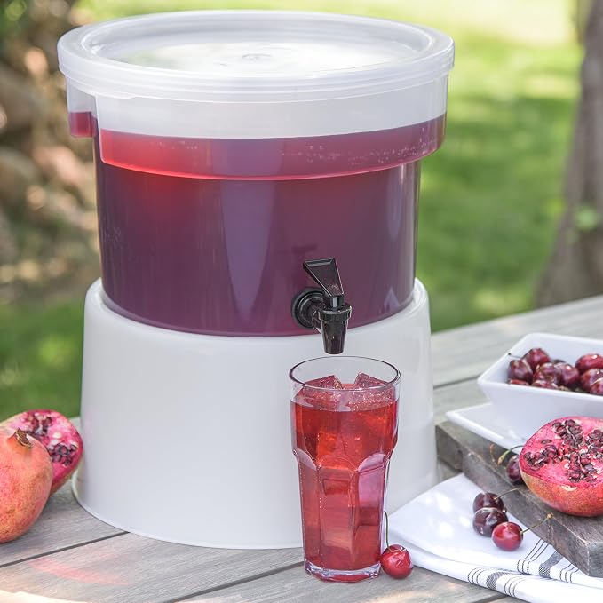Carlisle FoodService Products Round Beverage Dispenser Drink Dispenser with Spigot for Catering, Plastic, 3 Gallons, Clear